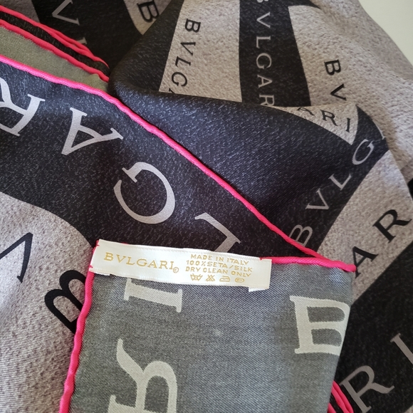 SOLD AUTHENTIC BVLGARI Scarf - Picture 4 of 12